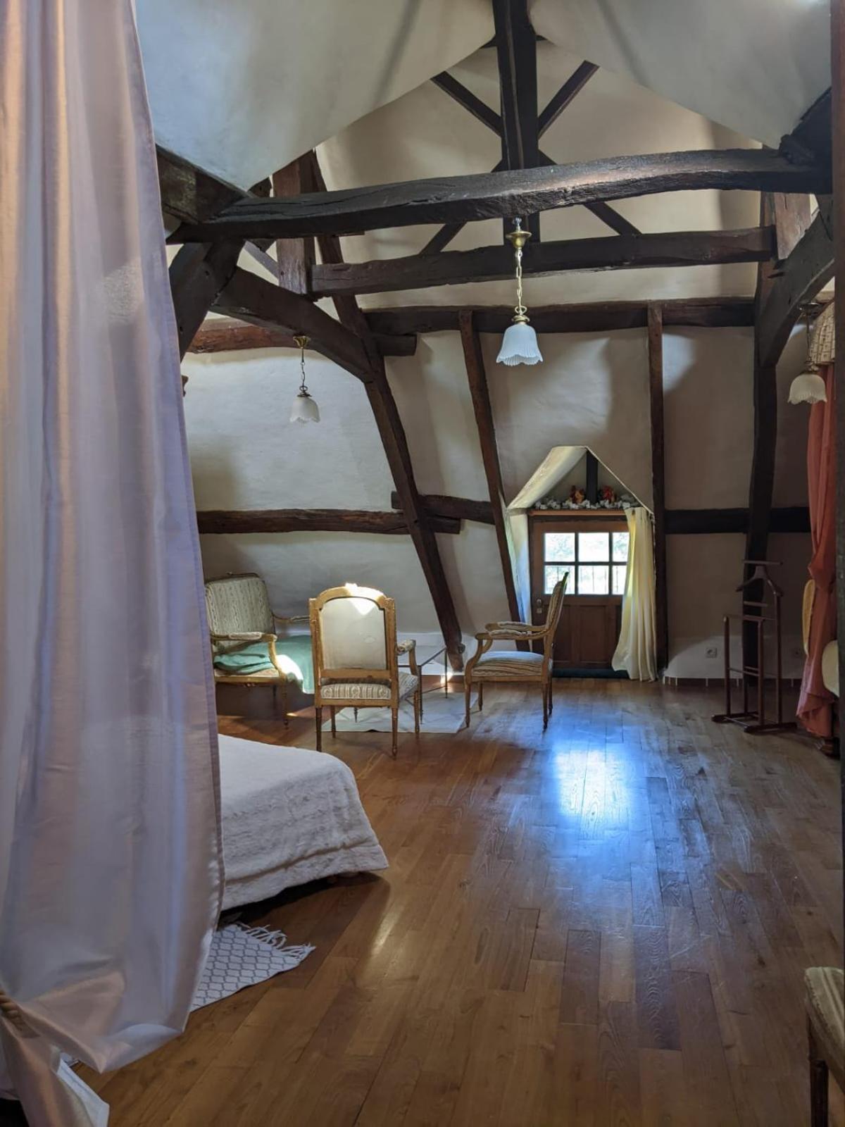 Les Fougerêts沙塞杜十八世纪旅馆住宿加早餐旅馆 外观 照片