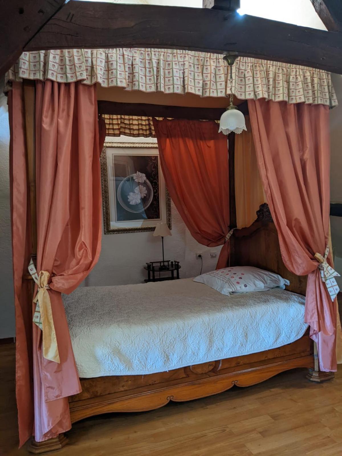 Les Fougerêts沙塞杜十八世纪旅馆住宿加早餐旅馆 外观 照片
