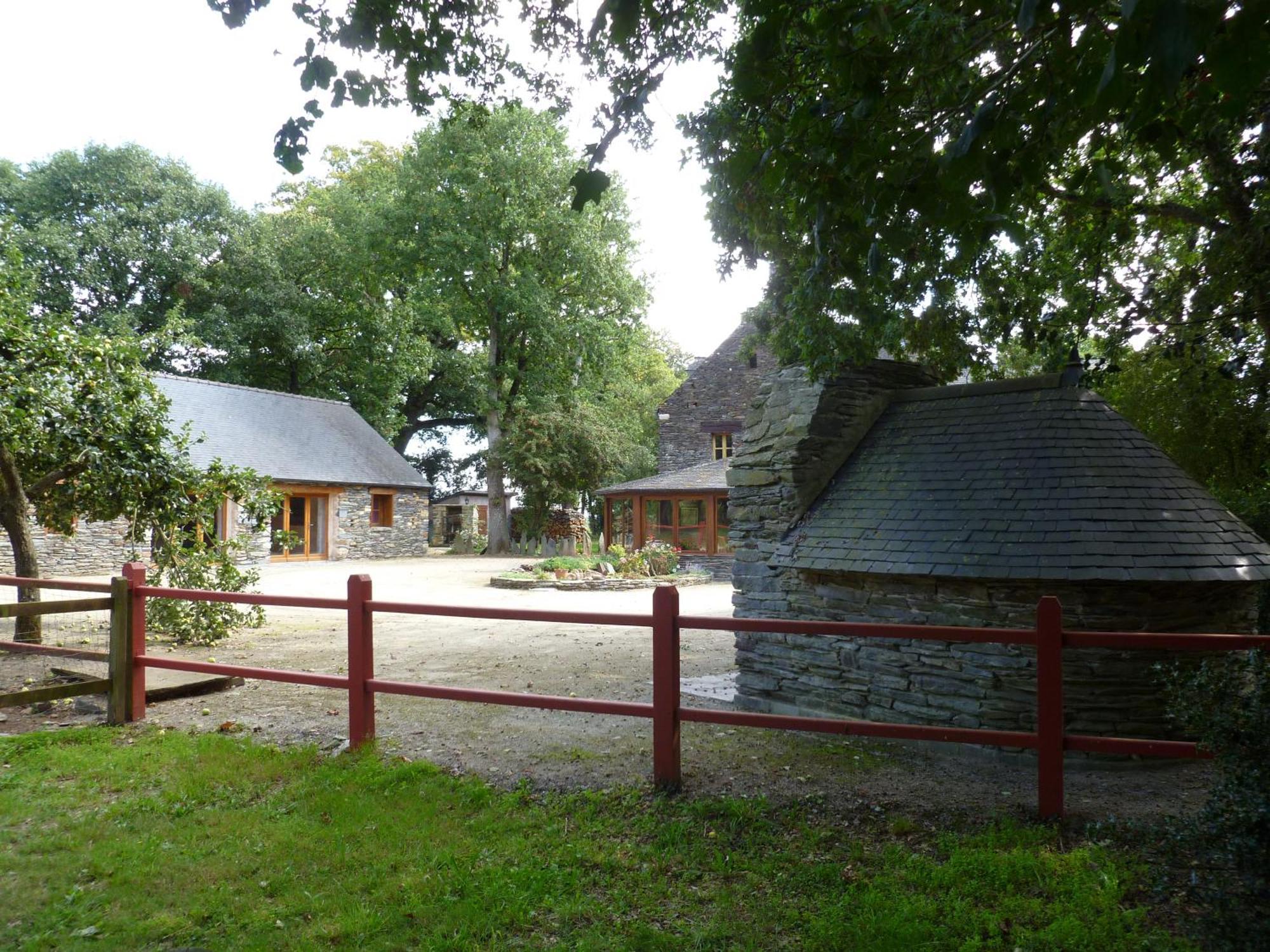Les Fougerêts沙塞杜十八世纪旅馆住宿加早餐旅馆 外观 照片